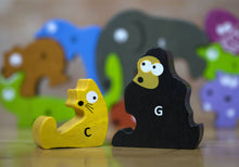 Load image into Gallery viewer, Animal Parade A to Z Puzzle
